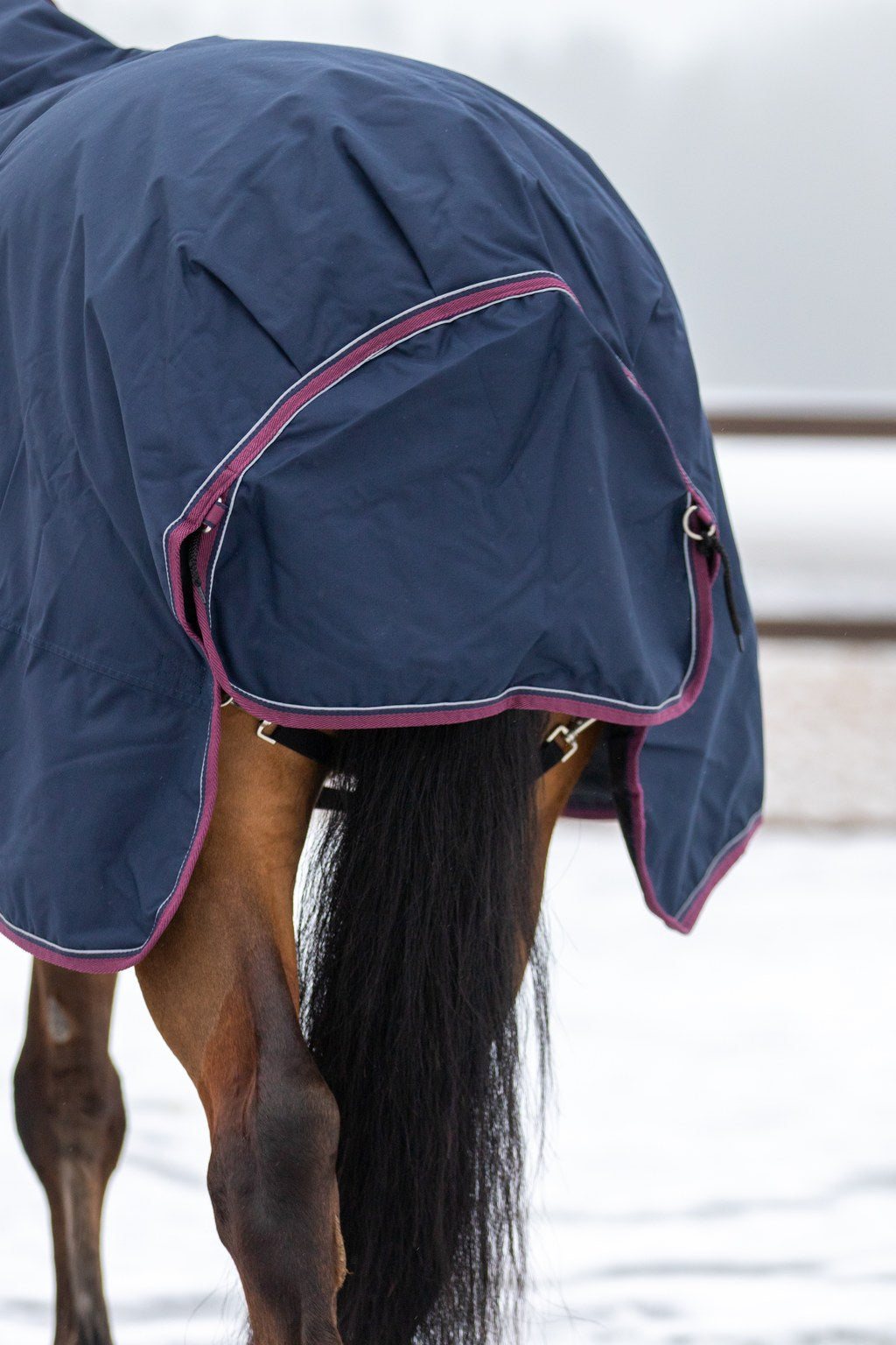 WAHLSTEN RAIN 600D + 100G TURNOUT RUG, NAVY