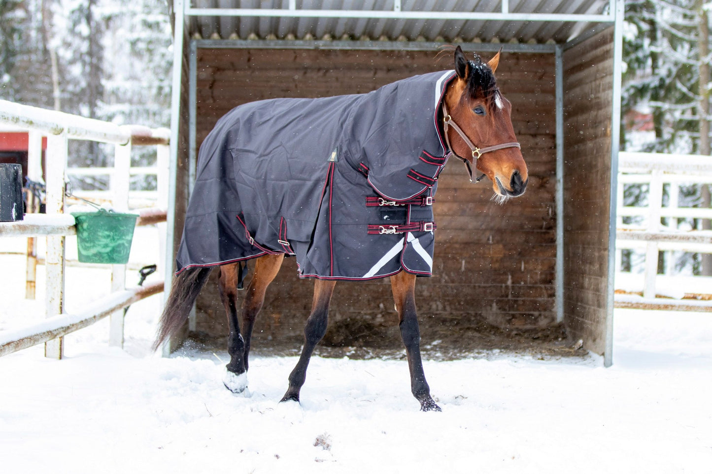 WAHLSTEN ULTIMATE 1200D+0G FULLNECK TURNOUT RUG, BLACK