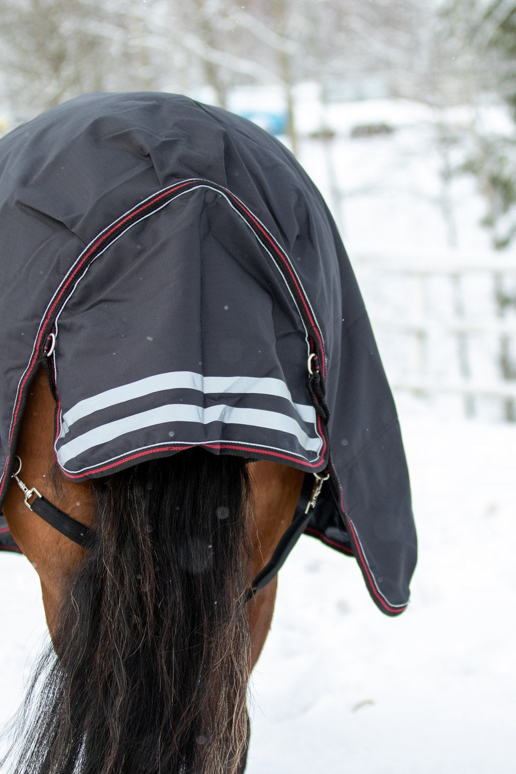 WAHLSTEN ULTIMATE 1200D+0G FULLNECK TURNOUT RUG, BLACK