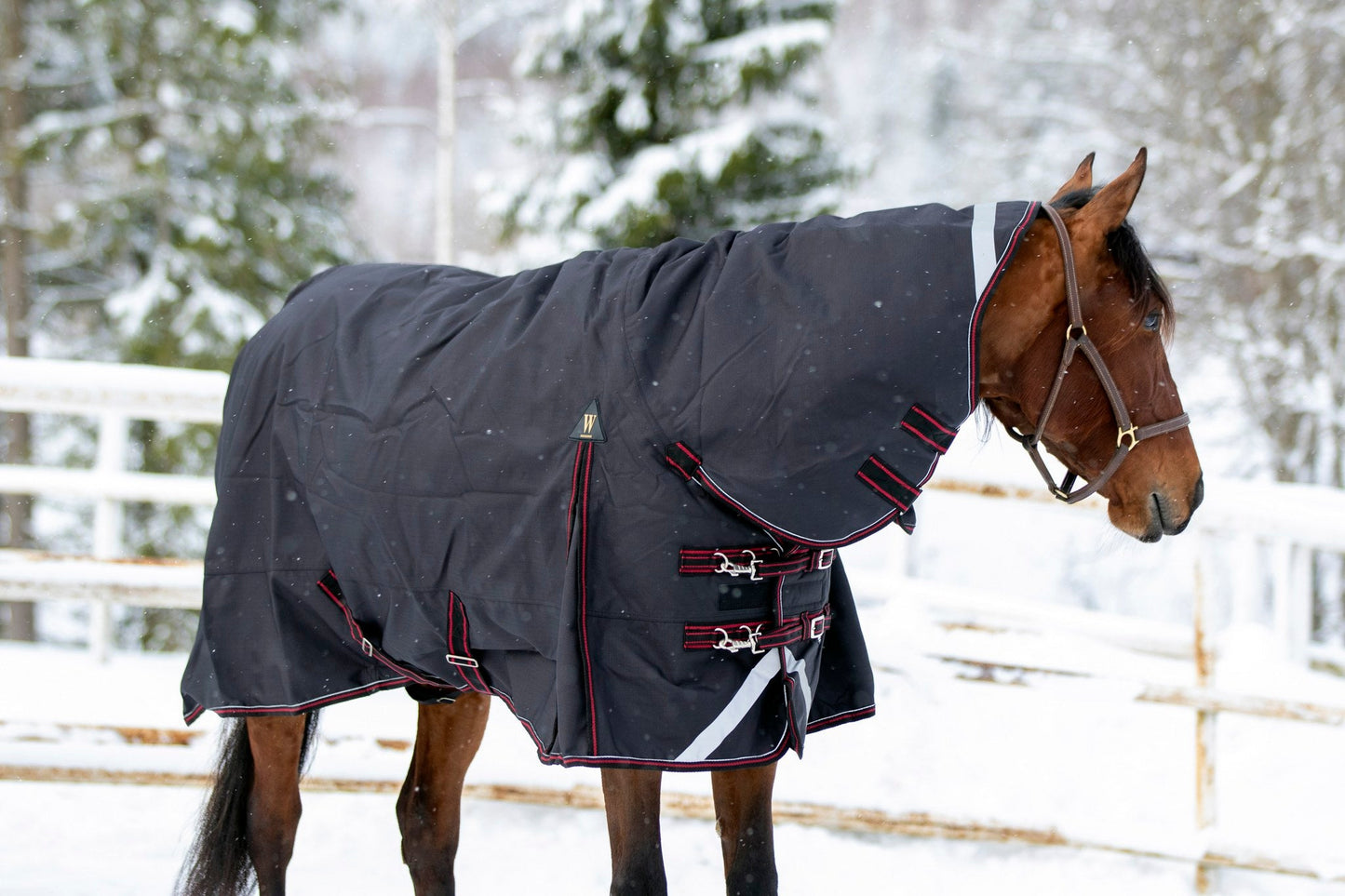 WAHLSTEN ULTIMATE 1200D+0G FULLNECK TURNOUT RUG, BLACK