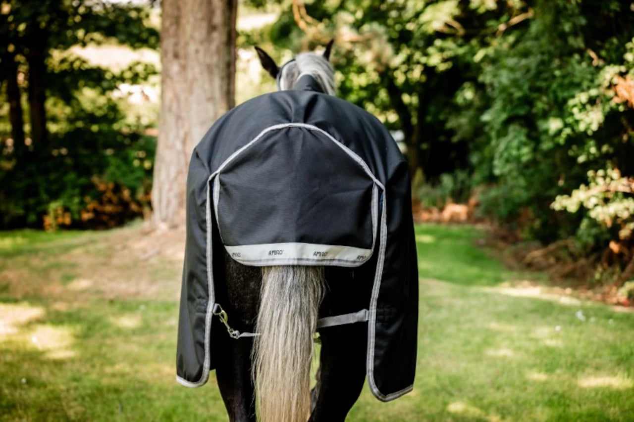 Amigo® Bravo 12 Wug Turnout (0g Light), 140cm (6'3")