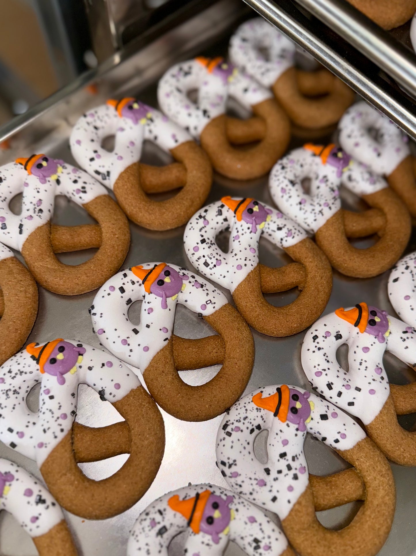CANDY HORSE PRETZELS WITH ICING, HALLOWEEN COLLECTION