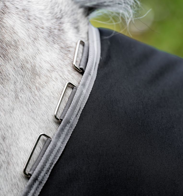 Amigo® Bravo 12 Plus Turnout (100g Light), Black/Titanium Grey & Silver