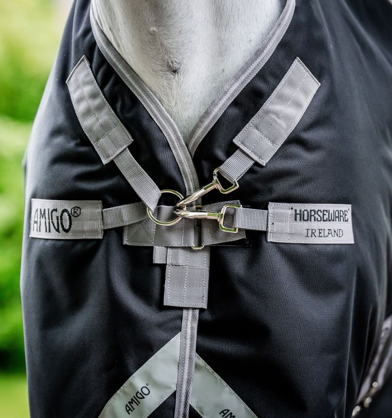 Amigo® Bravo 12 Plus Turnout (100g Light), Black/Titanium Grey & Silver