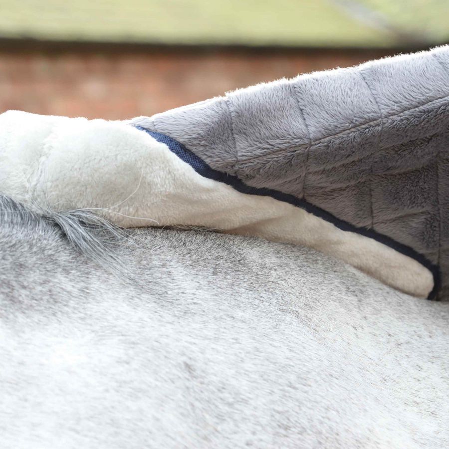 WEATHERBEETA COMFITEC DELUXE DIAMOND QUILT STANDARD NECK MEDIUM
