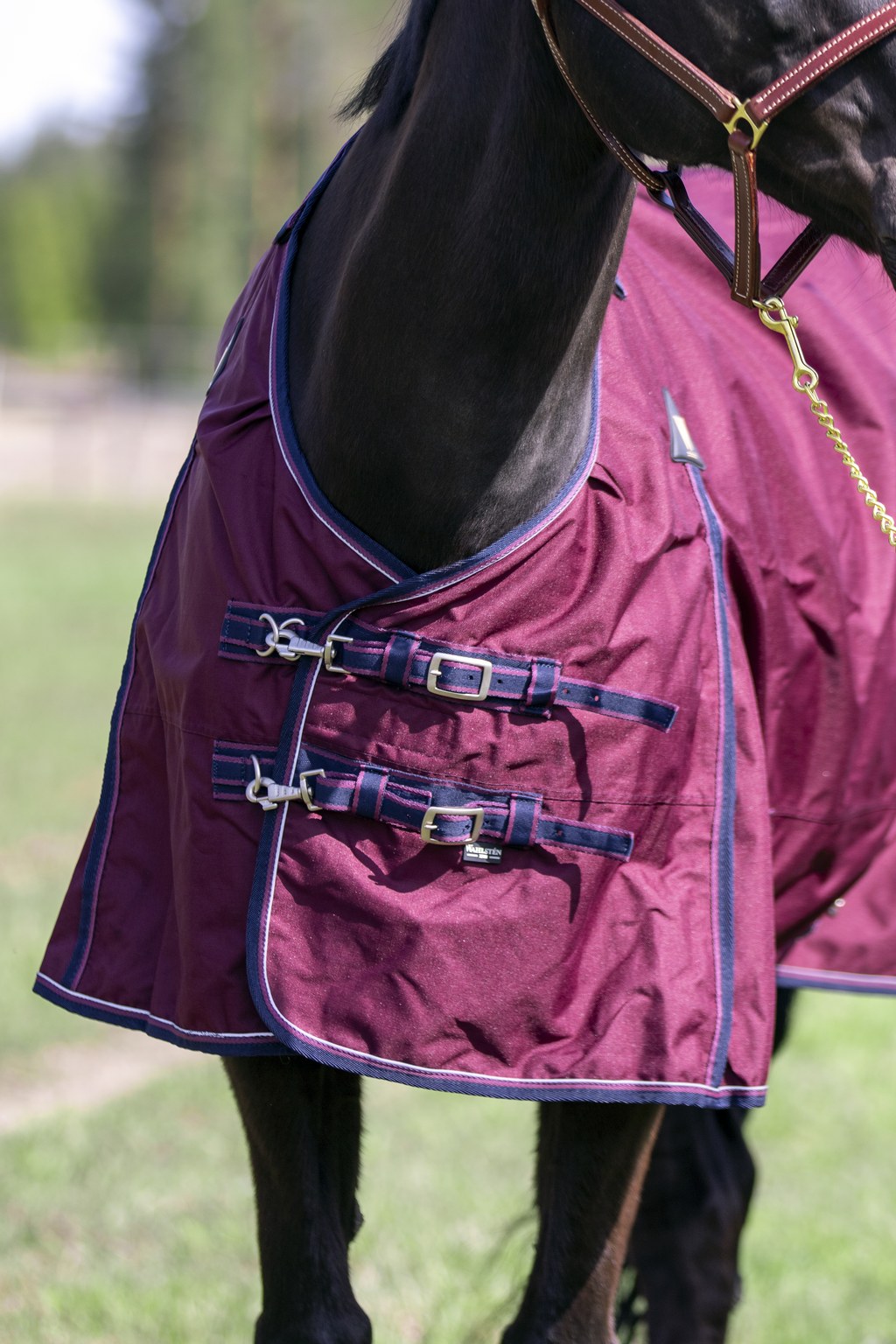 WAHLSTEN DROP 600D + 0G TURNOUT RUG, WINE