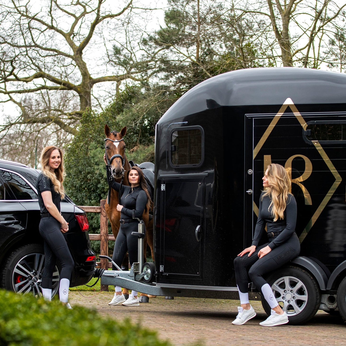 SHORT SLEEVE TRAINING TOP - PHANTOM BLACK